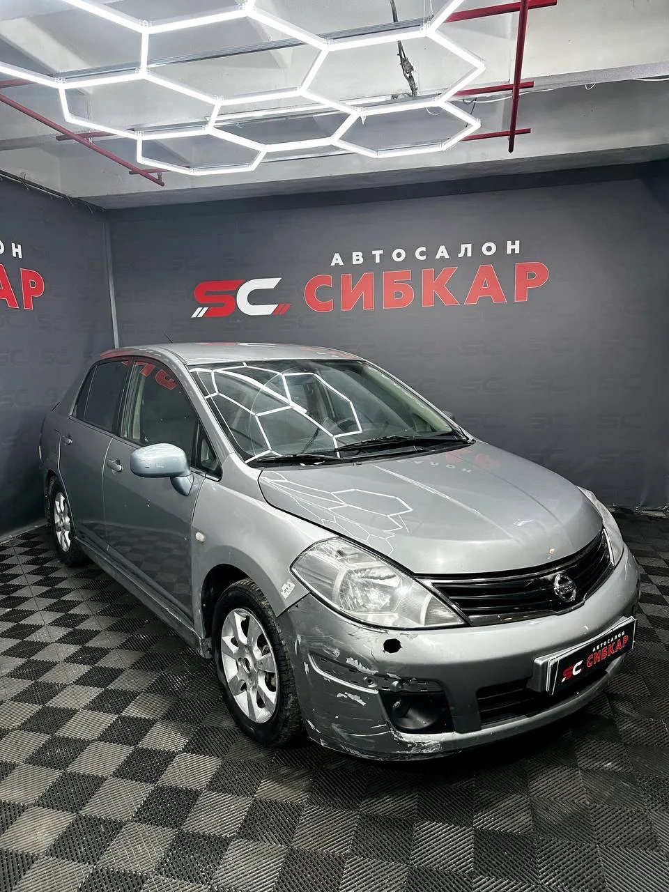 Nissan Tiida
