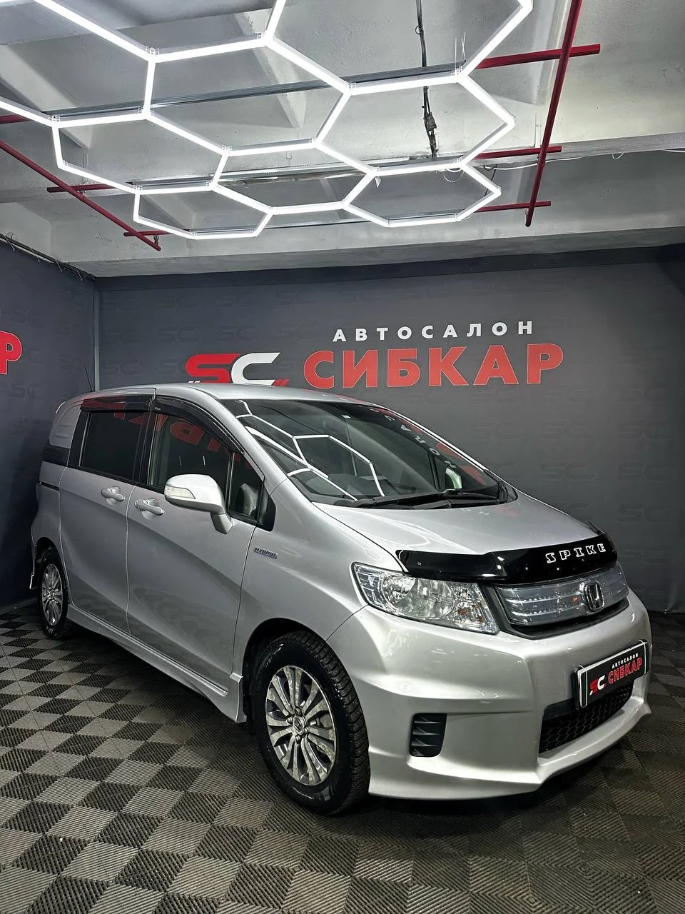 Honda Freed Spike